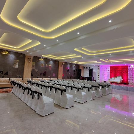 Hotel Ganpati Palace Mathura Eksteriør billede