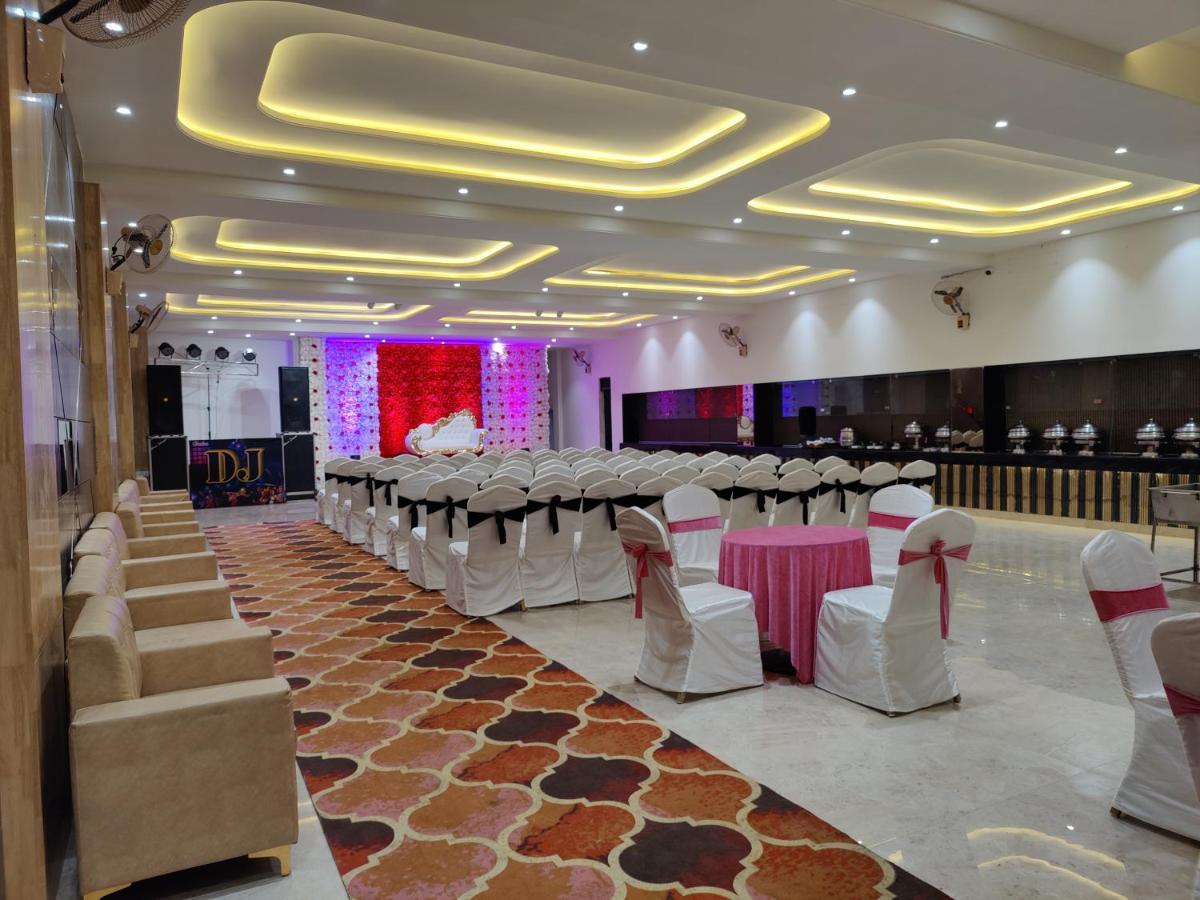 Hotel Ganpati Palace Mathura Eksteriør billede