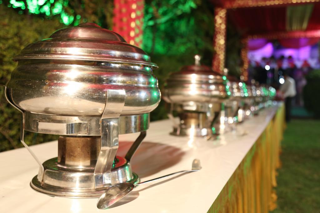 Hotel Ganpati Palace Mathura Eksteriør billede