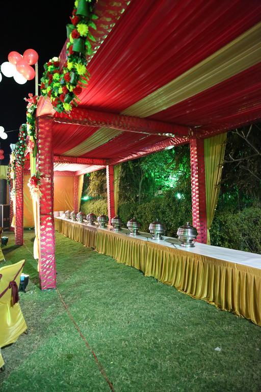 Hotel Ganpati Palace Mathura Eksteriør billede