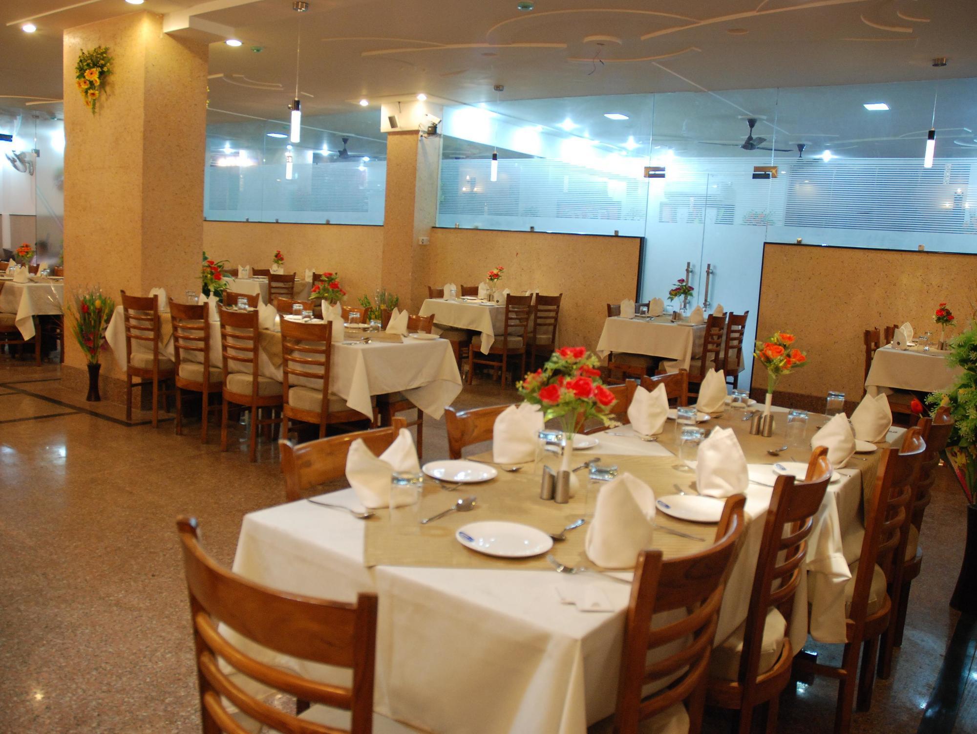 Hotel Ganpati Palace Mathura Eksteriør billede